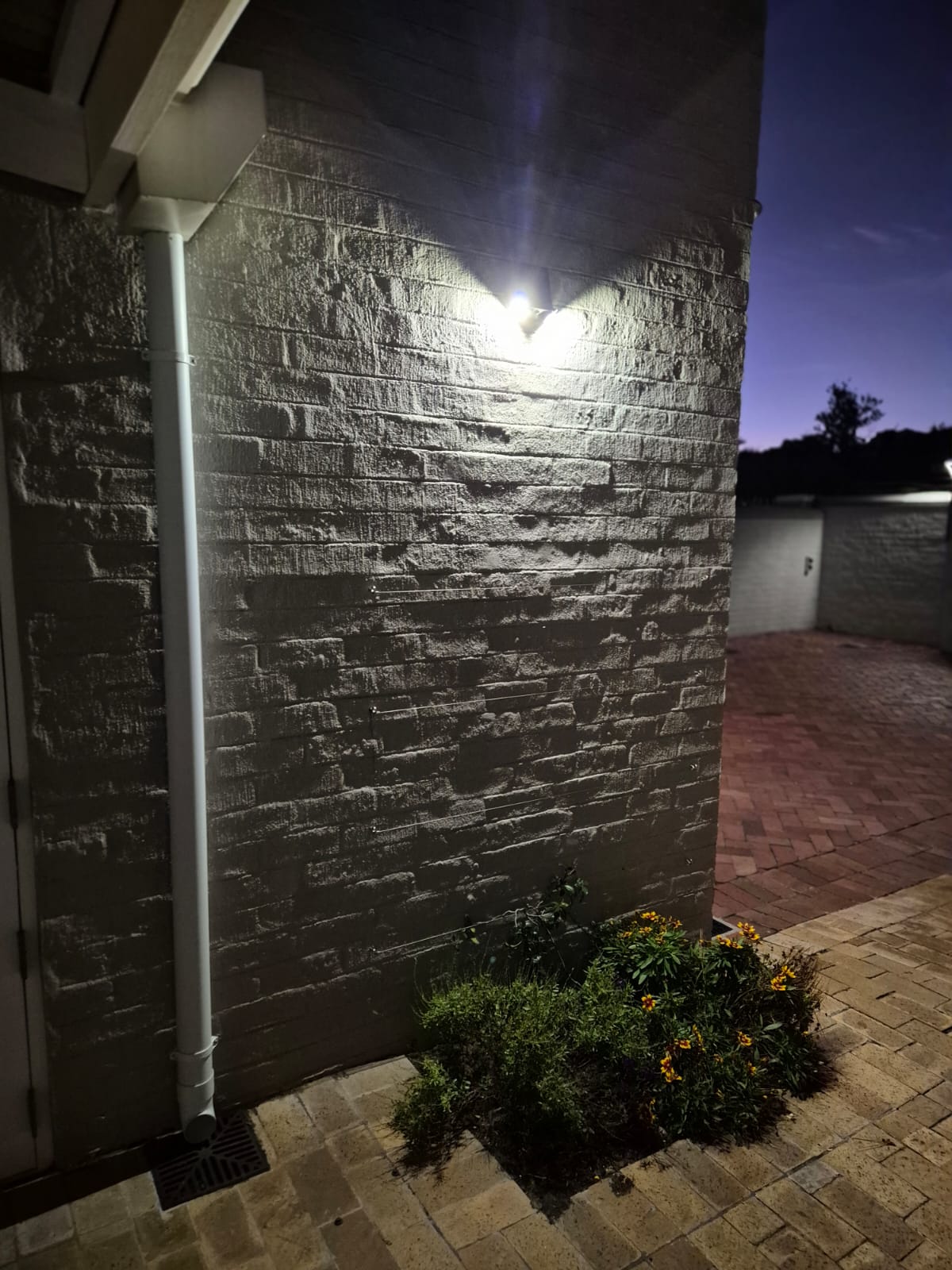 SOLIGHT NOVA Solar Security Wall Light (SWL-NOVA)